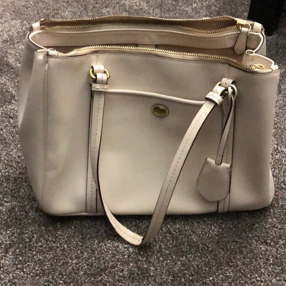 White Coach Purse with Light tan liner
